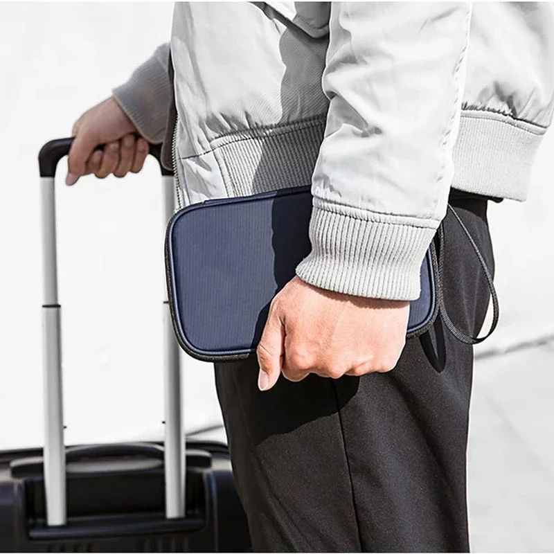 Lightweight Family Travel Pass - Travel Accessories Plane recension och pris